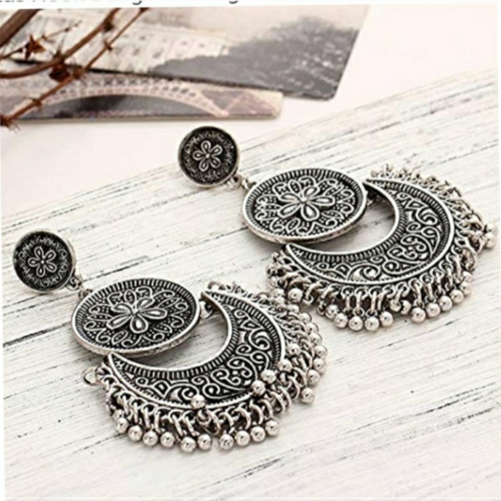 3/$30 Ethnic Brocade Lotus Dangle Earrings Silver - Picture 4 of 4